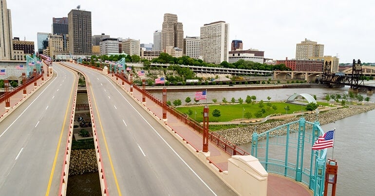 Large city with easy access in St. Paul, MN