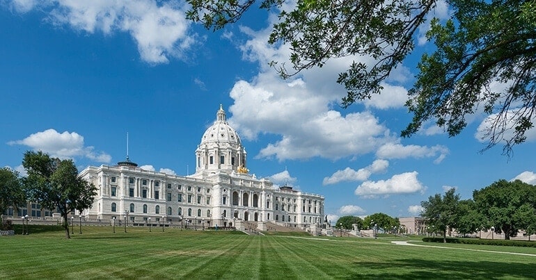 Diverse population and notable landmarks in St. Paul, MN